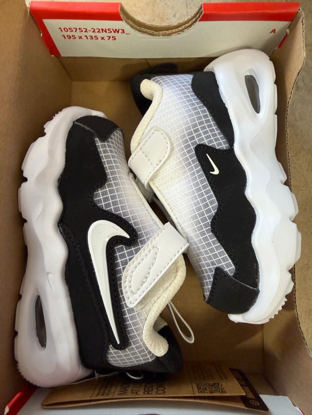 Nike Baby Air Max Nova NEW Size 5C Black & White - Picture 6 of 8